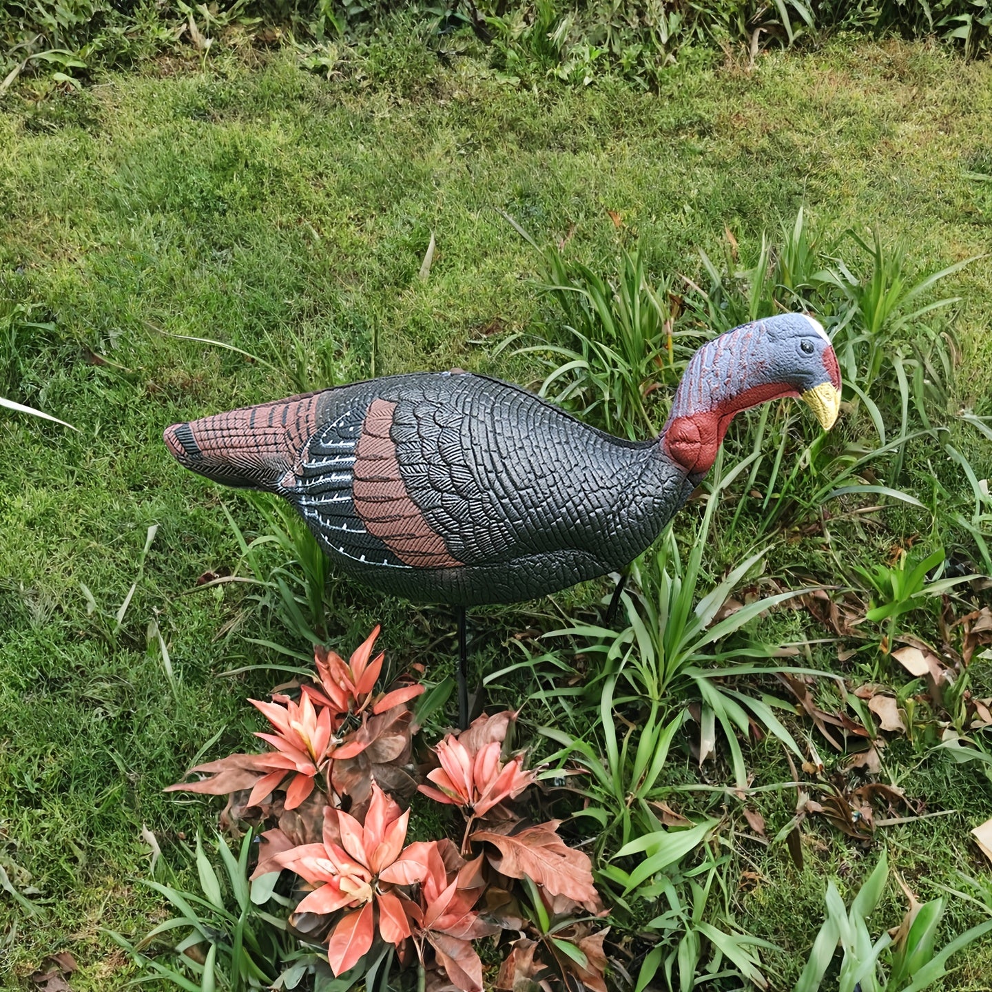 2PCS Realistic Turkey Decoys – Outdoor Hunting Decoy Set for Garden & Field Use